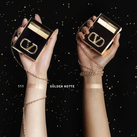 Limited Edition Valentino Go-Clutch Highlighter And Mini Lipstick | 111 - Picture 6 of 7